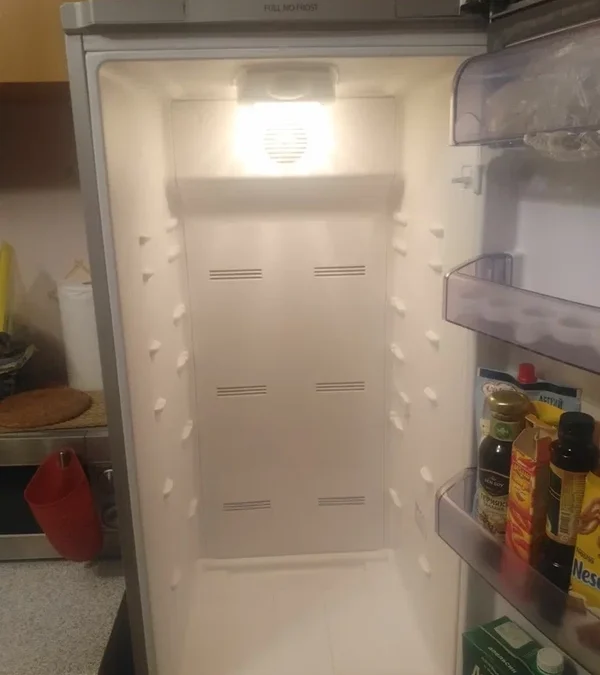 Профилактика холодильника Аристон